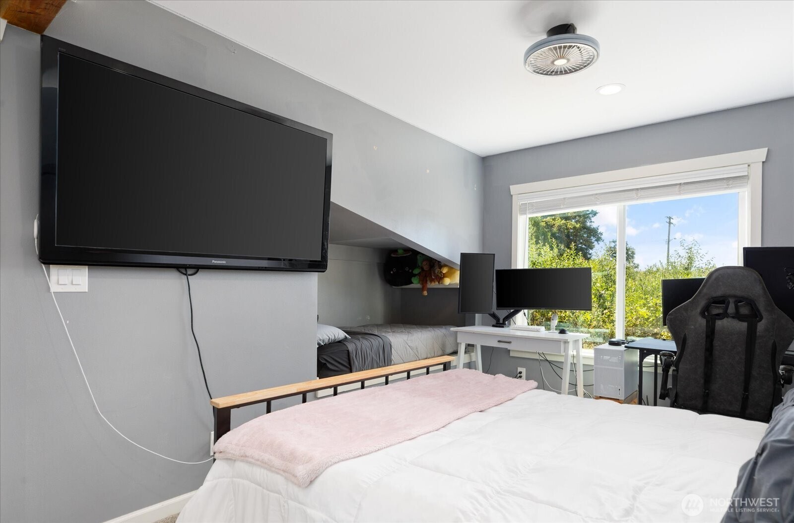 property viewer photo 26