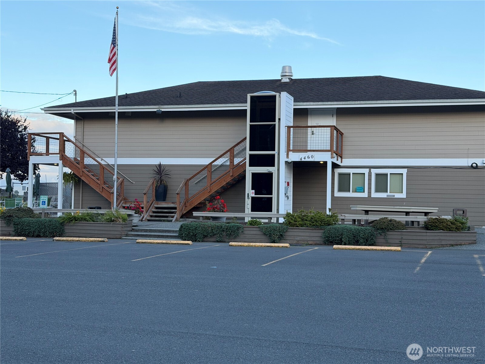 main property photo 23