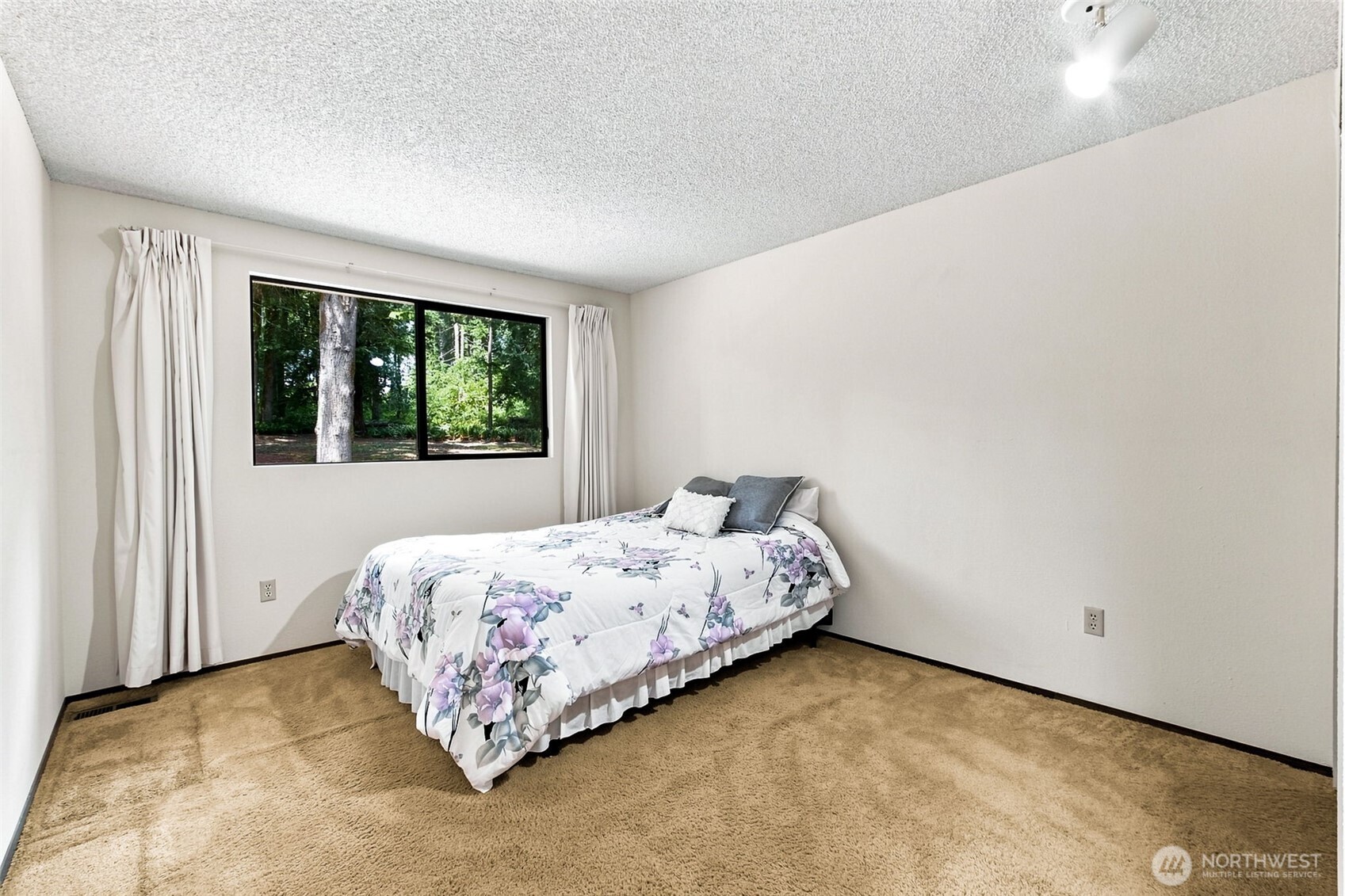 property viewer photo 26