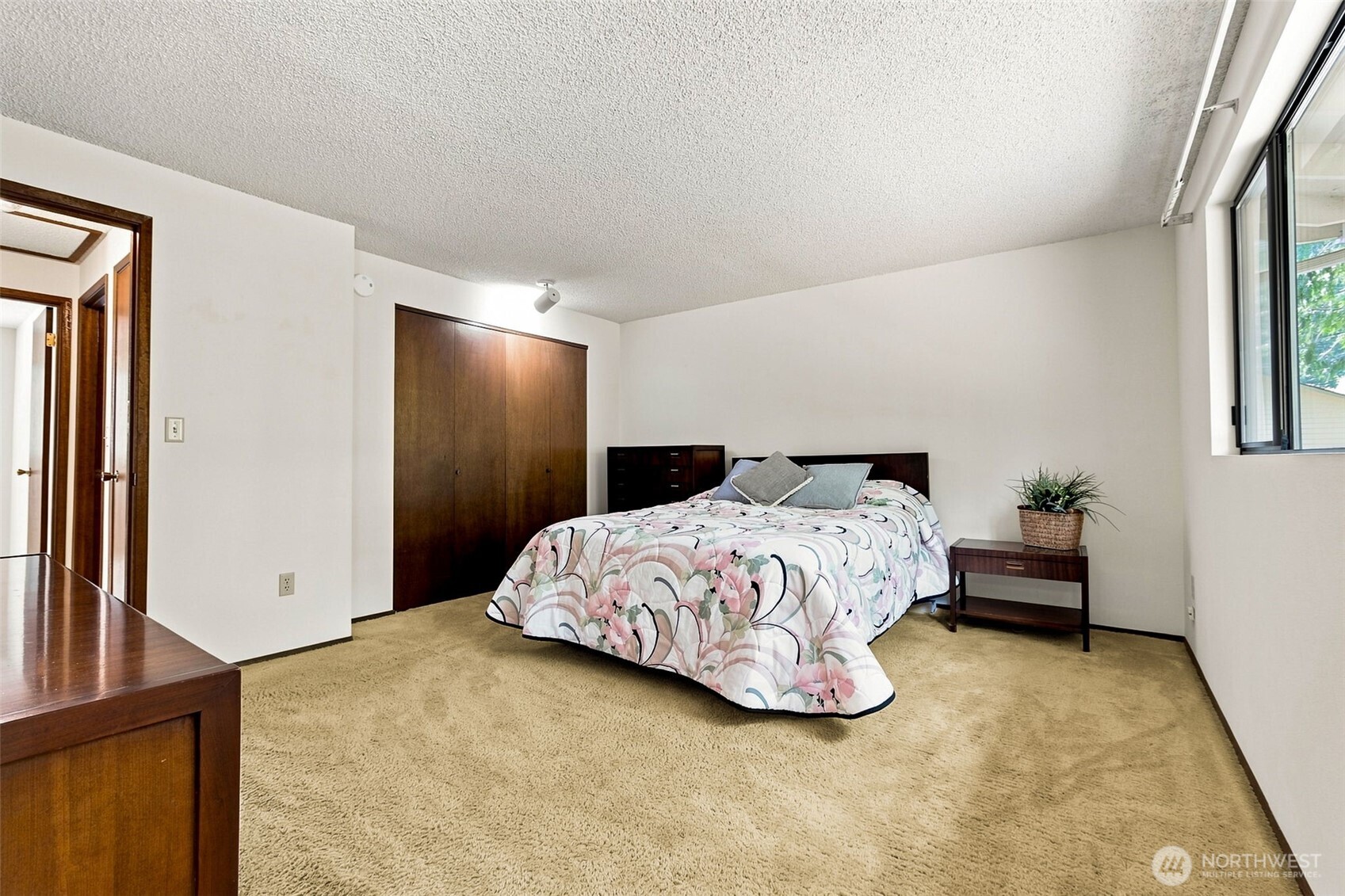 property viewer photo 27