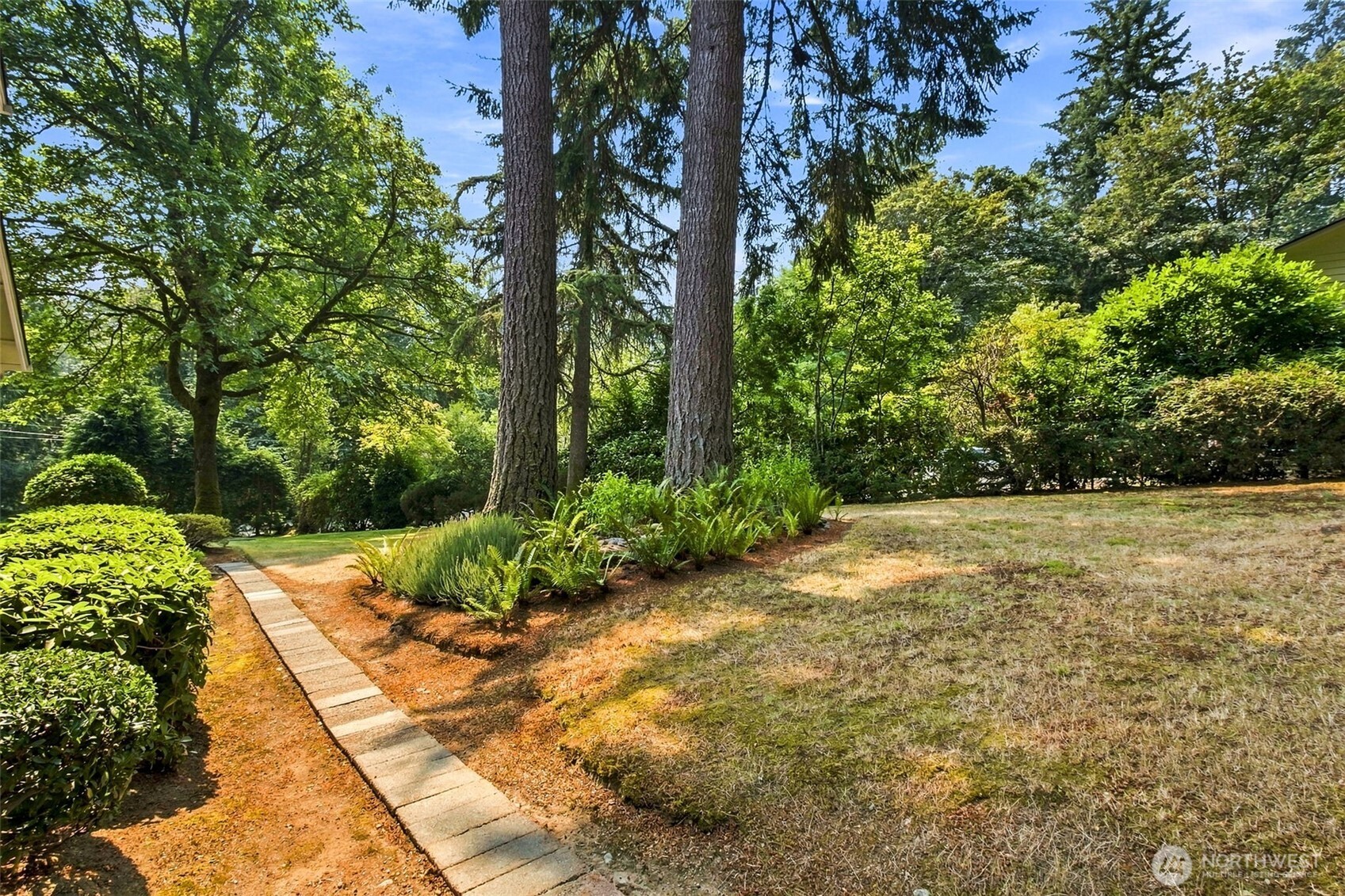 property viewer photo 35