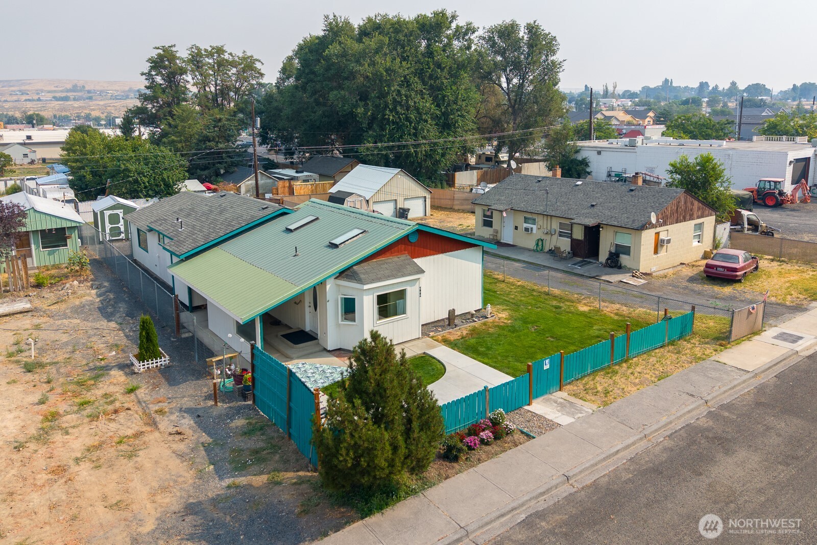 main property photo 29