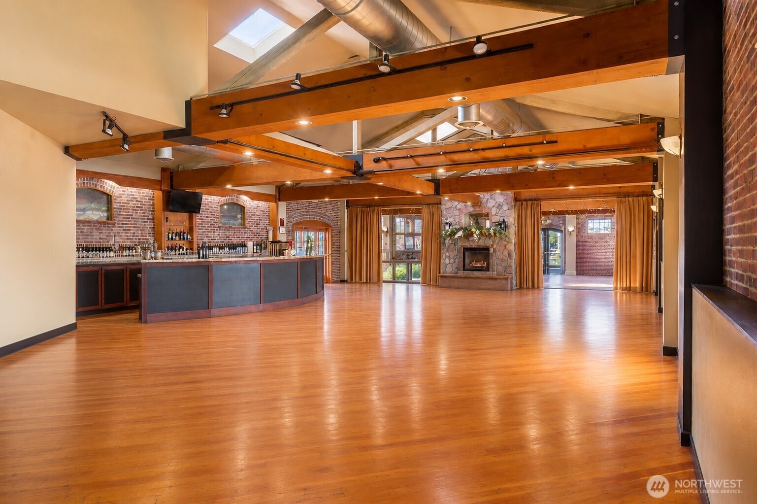 main property photo 10