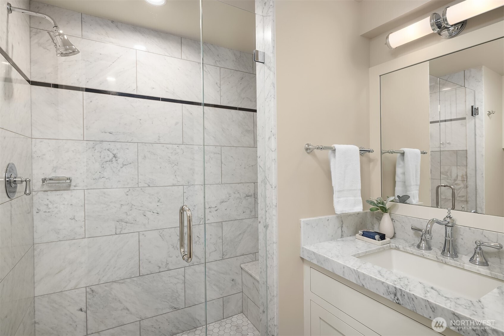 property viewer photo 24