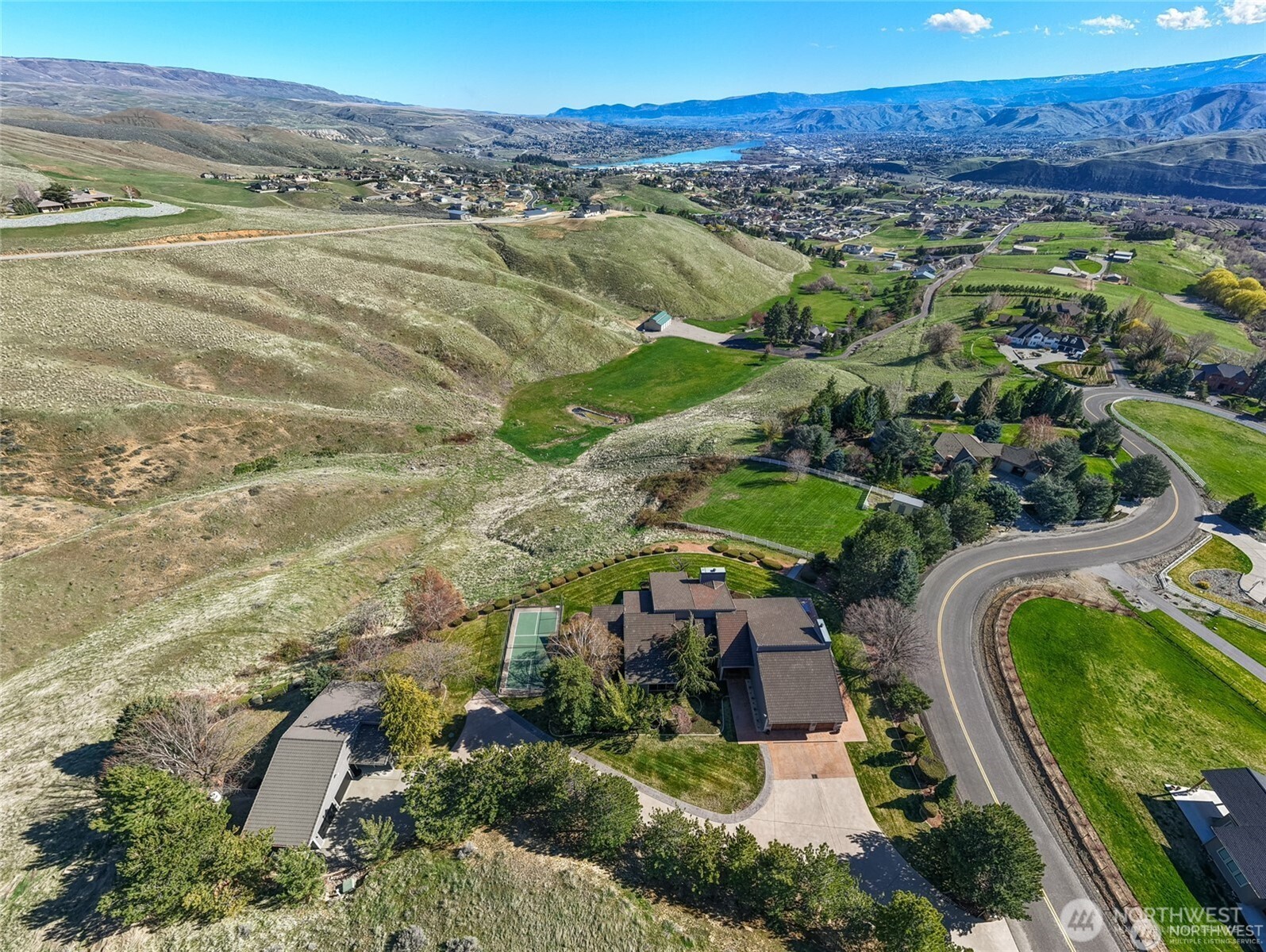 main property photo 10