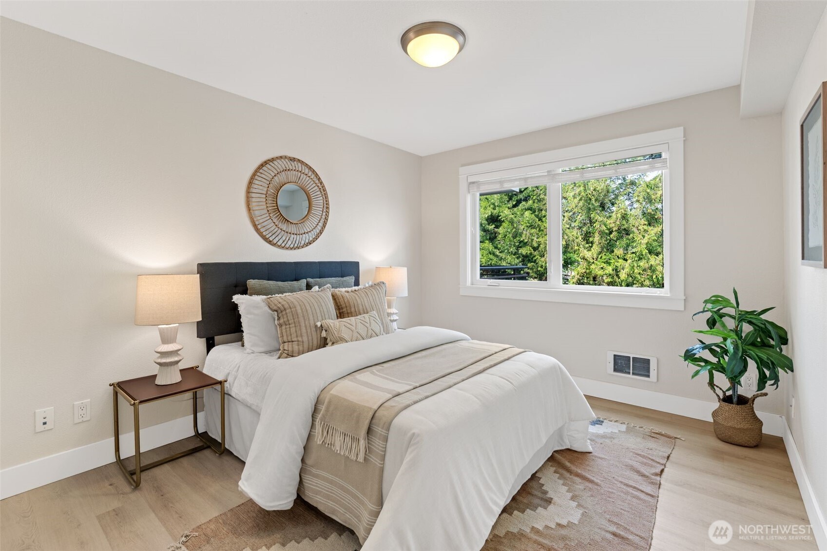 property viewer photo 18