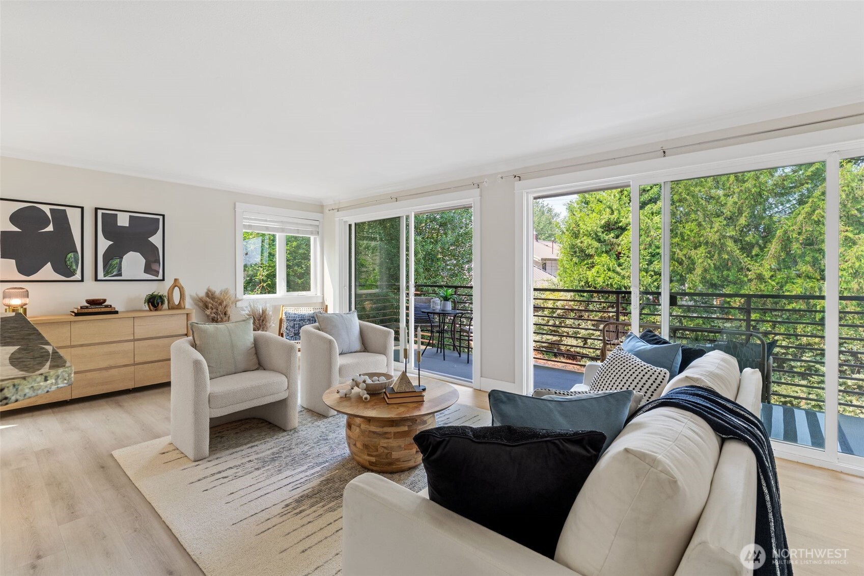 property viewer photo 2