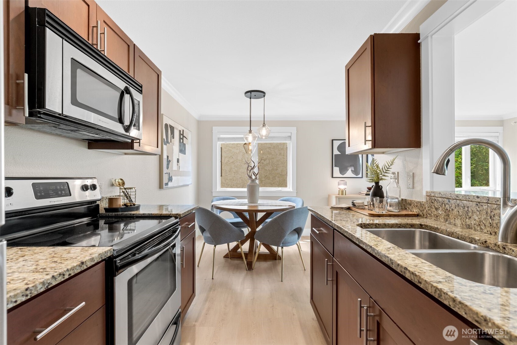 property viewer photo 8