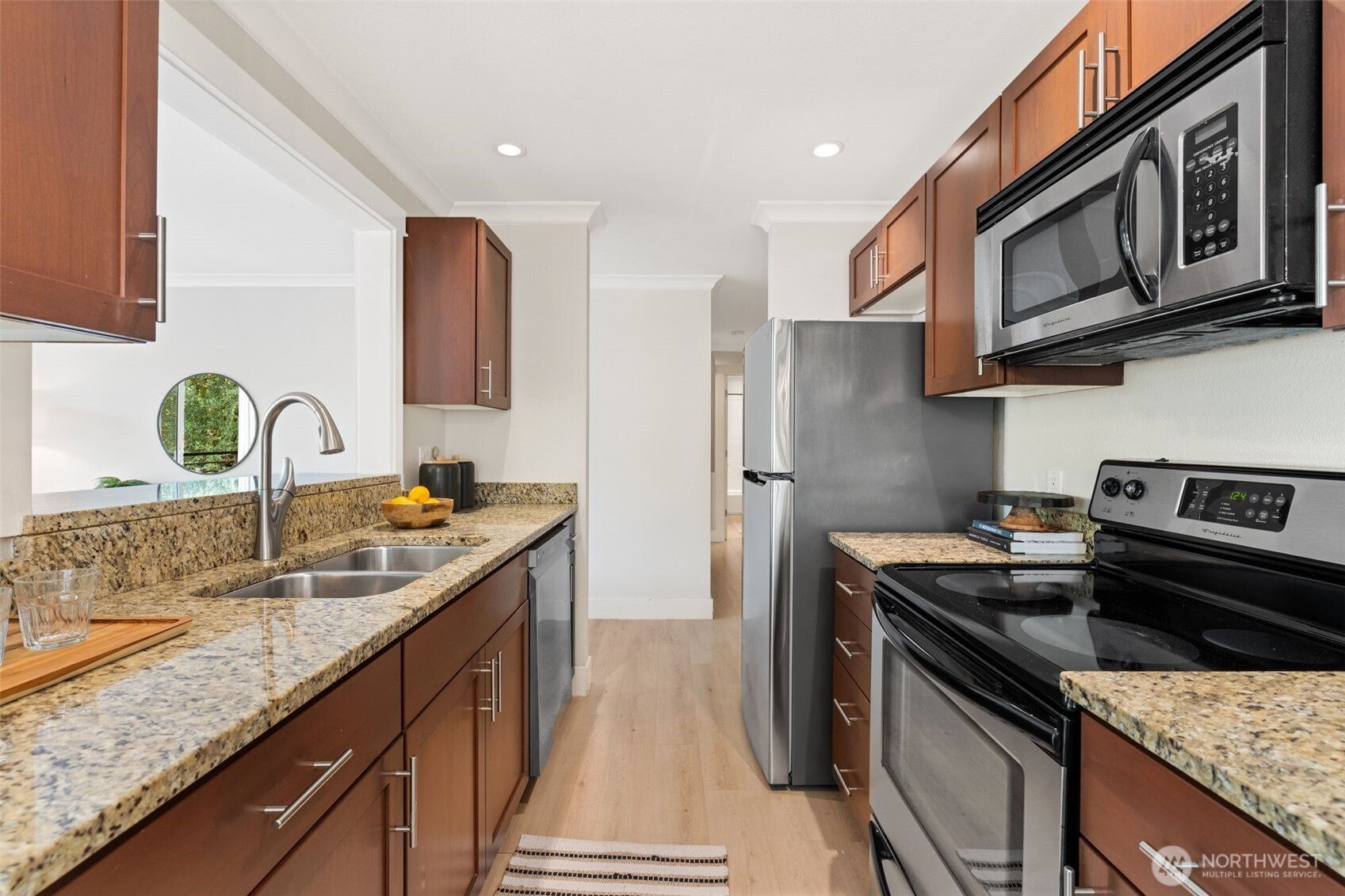 property viewer photo 9