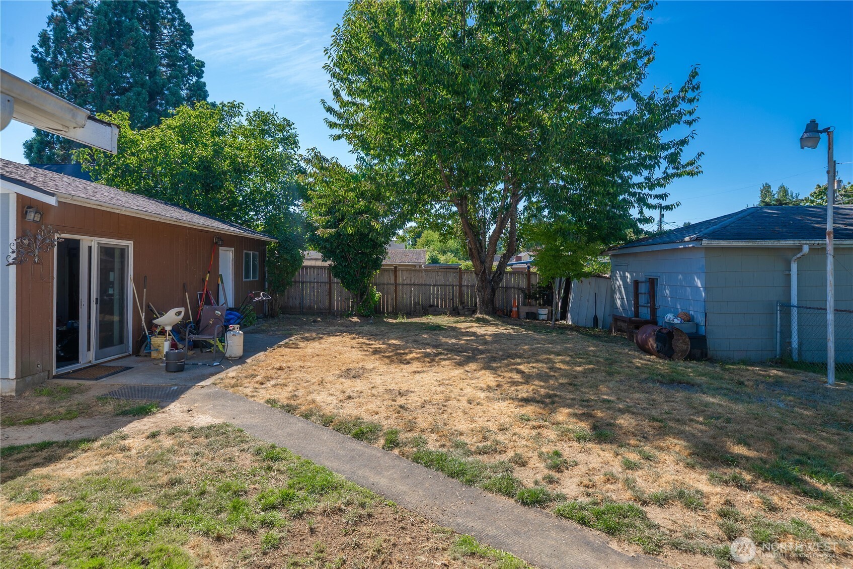 property viewer photo 27