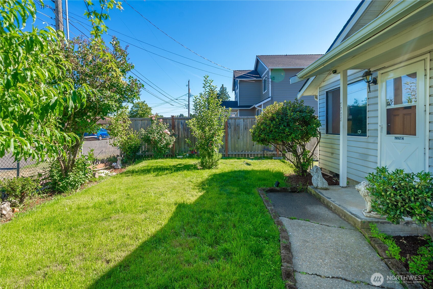 property viewer photo 3