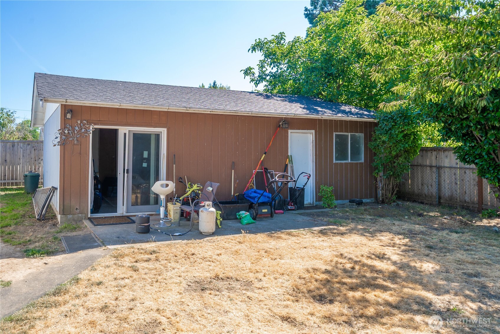 property viewer photo 30
