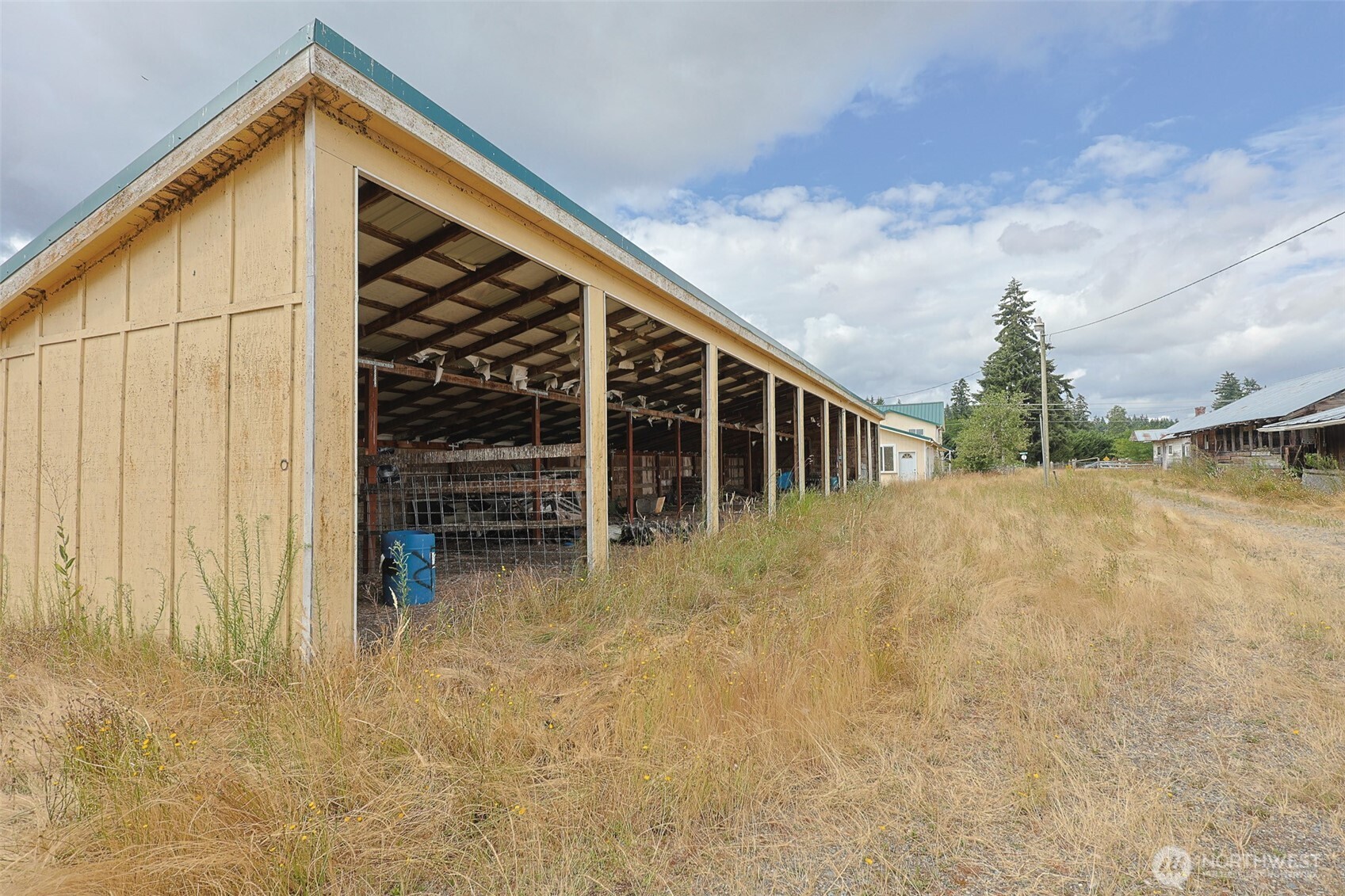 main property photo 8
