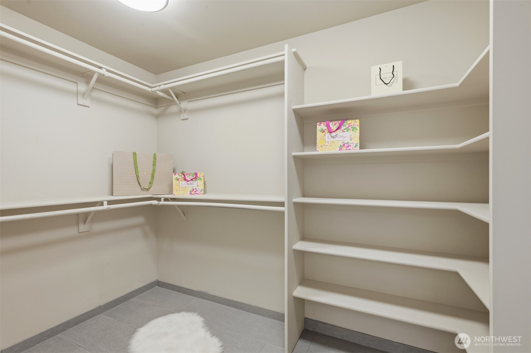 property viewer photo 23