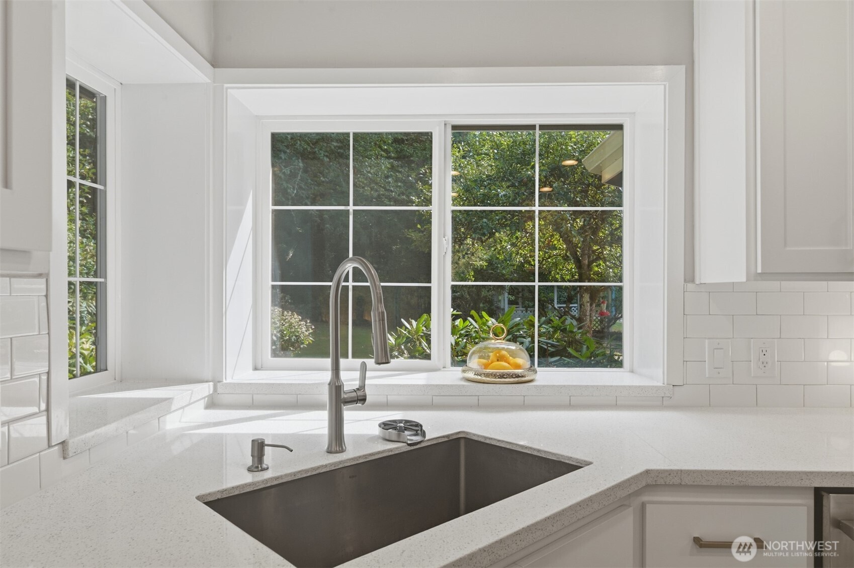 property viewer photo 9