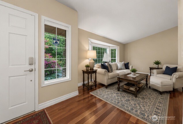 property viewer photo 3