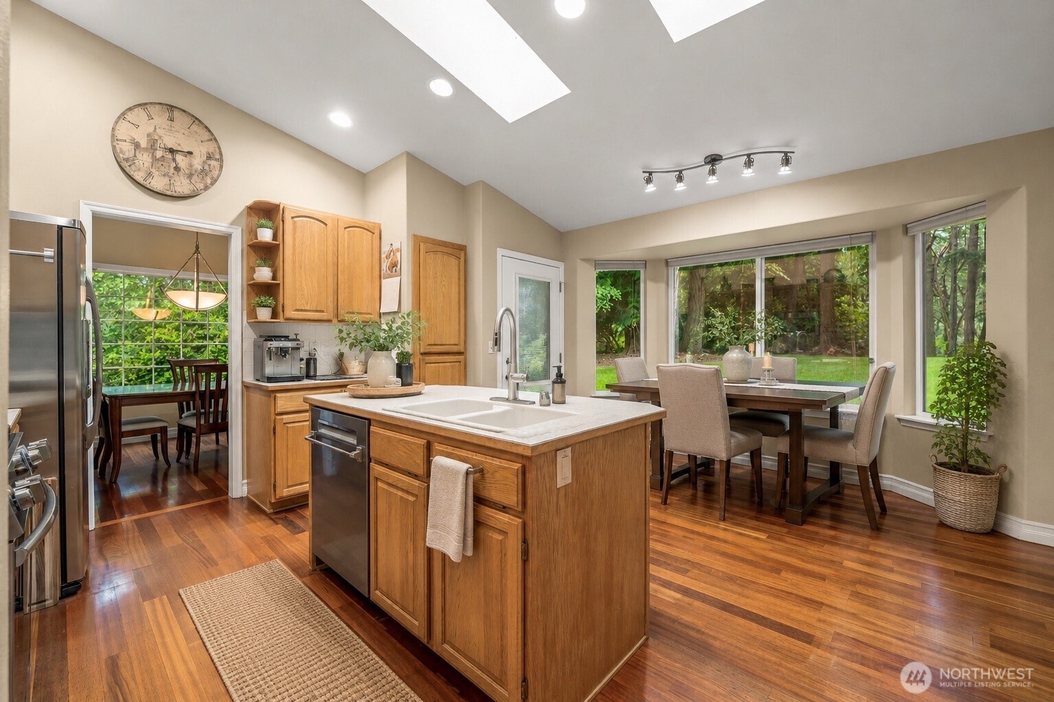 property viewer photo 5