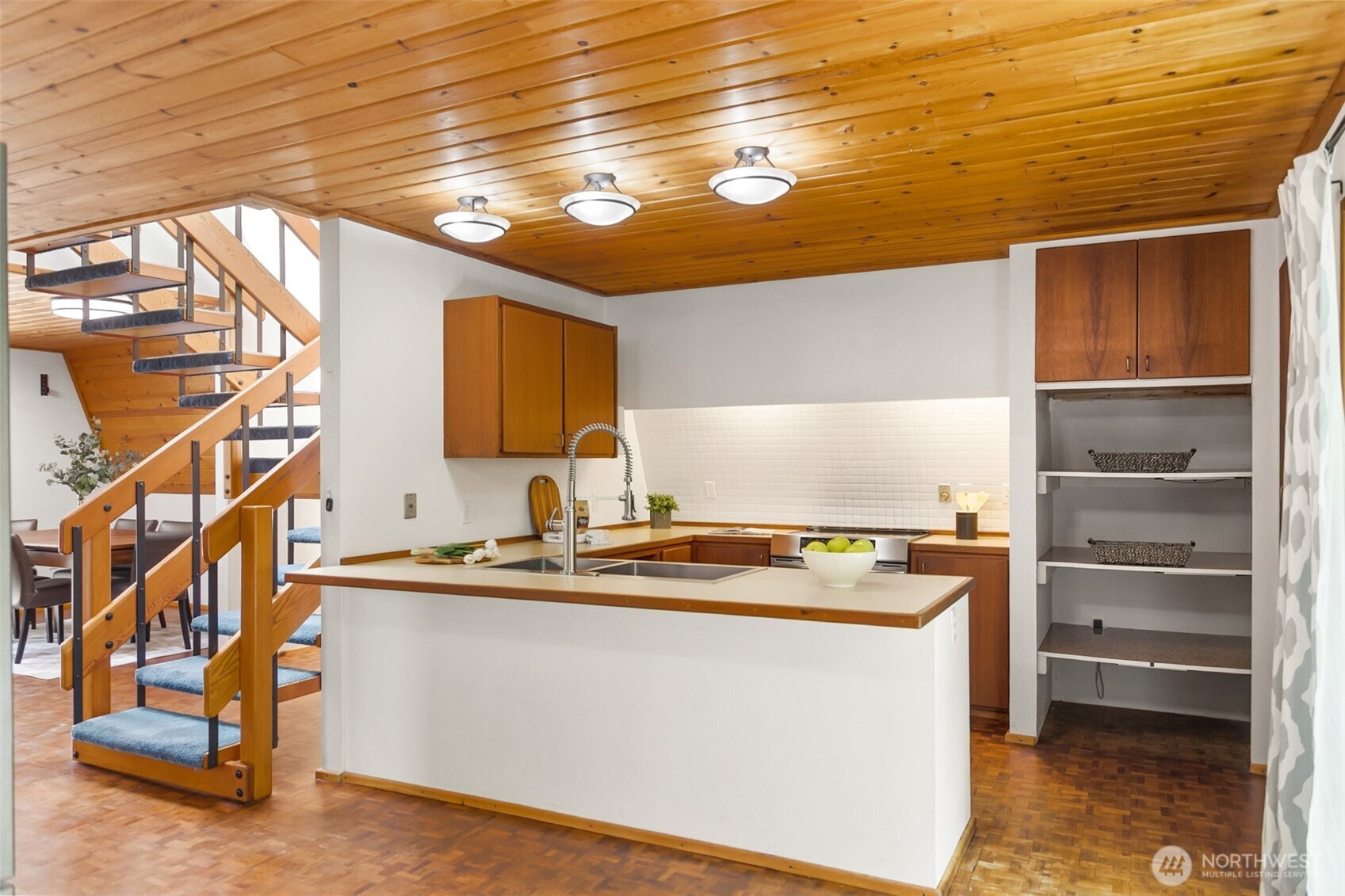 property viewer photo 16