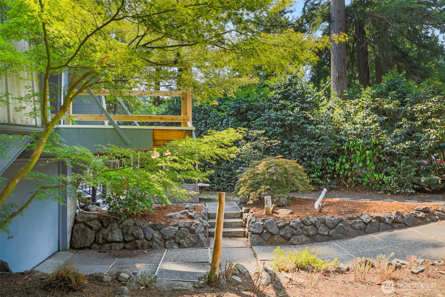 property viewer photo 36