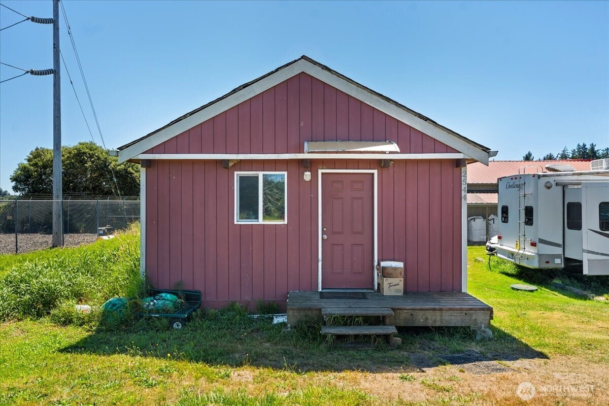 main property photo 19