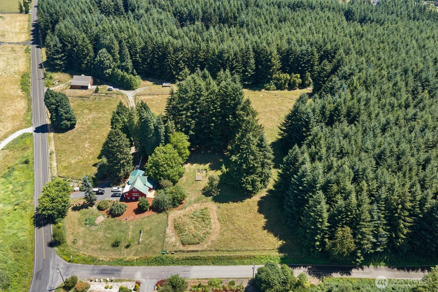 main property photo 34