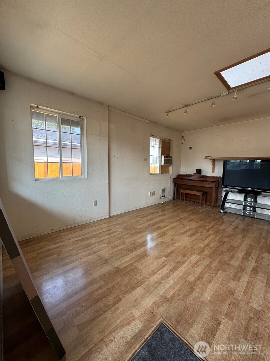 property viewer photo 2