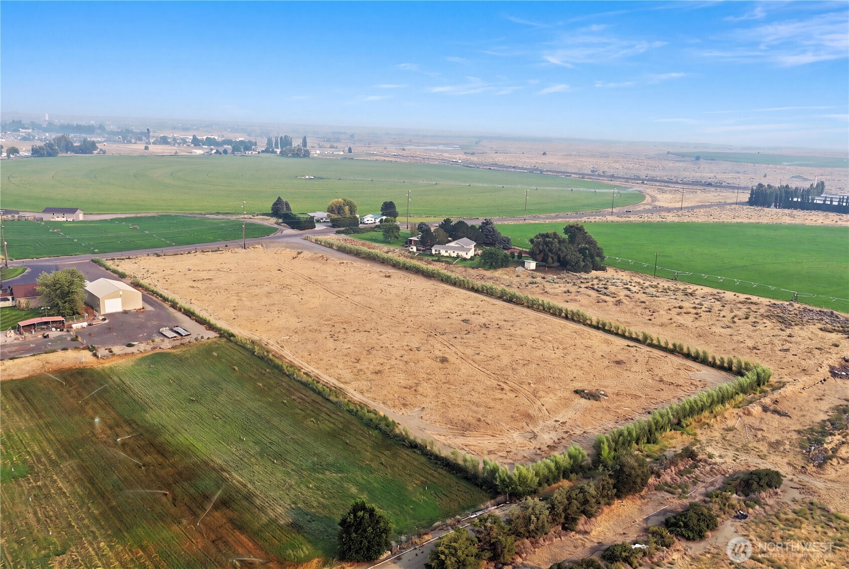 main property photo 10