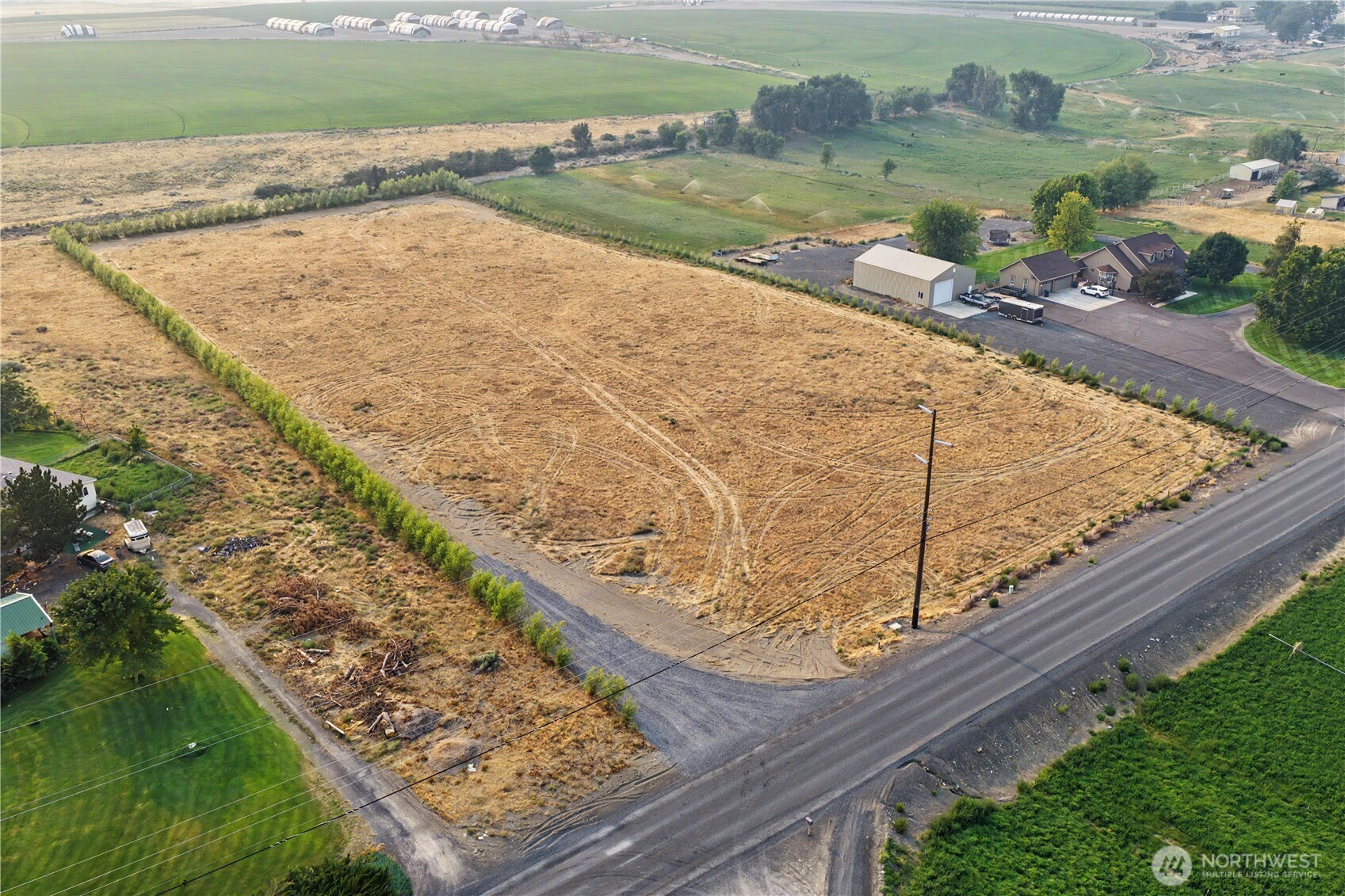 main property photo 13