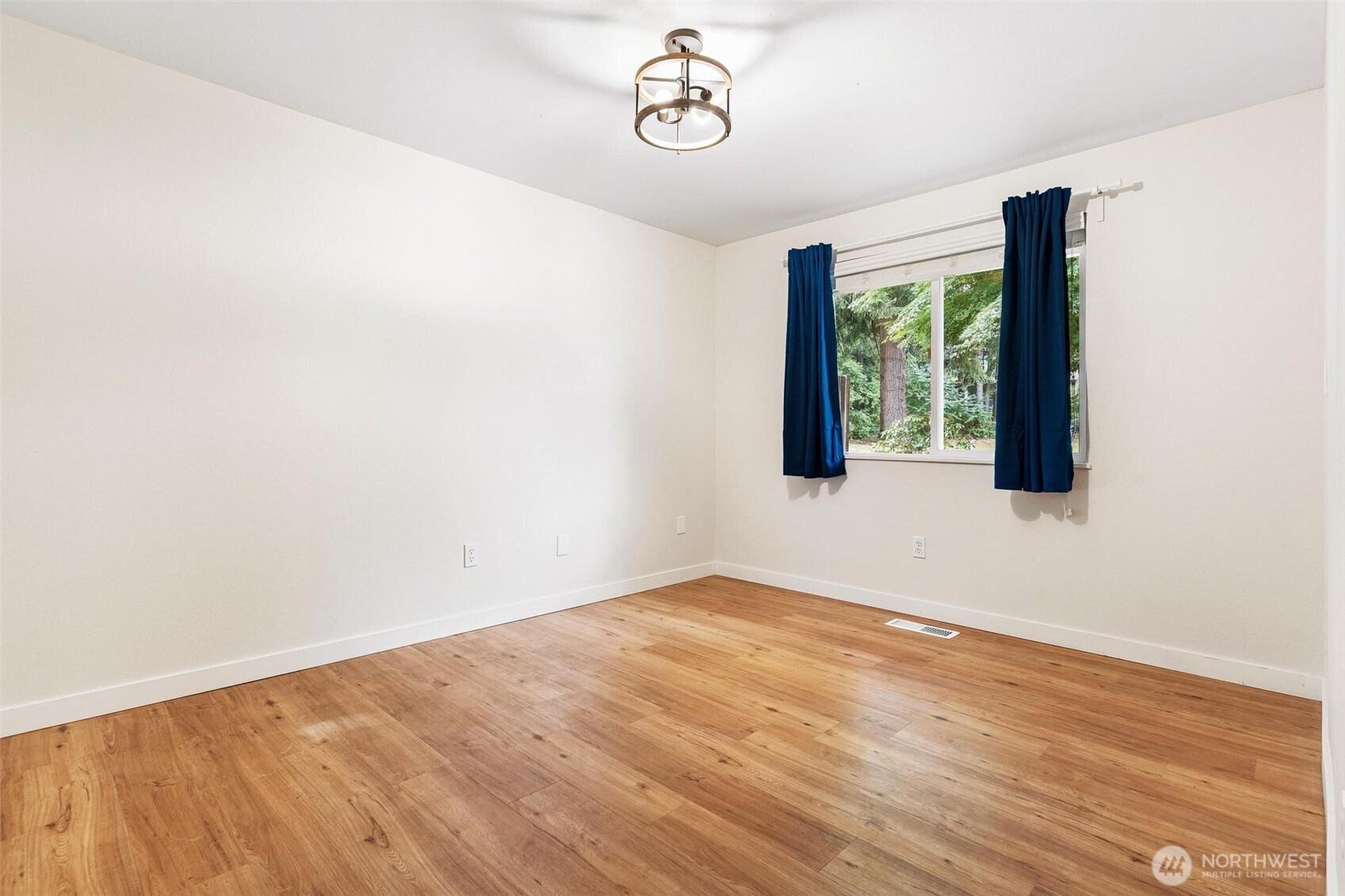 property viewer photo 17