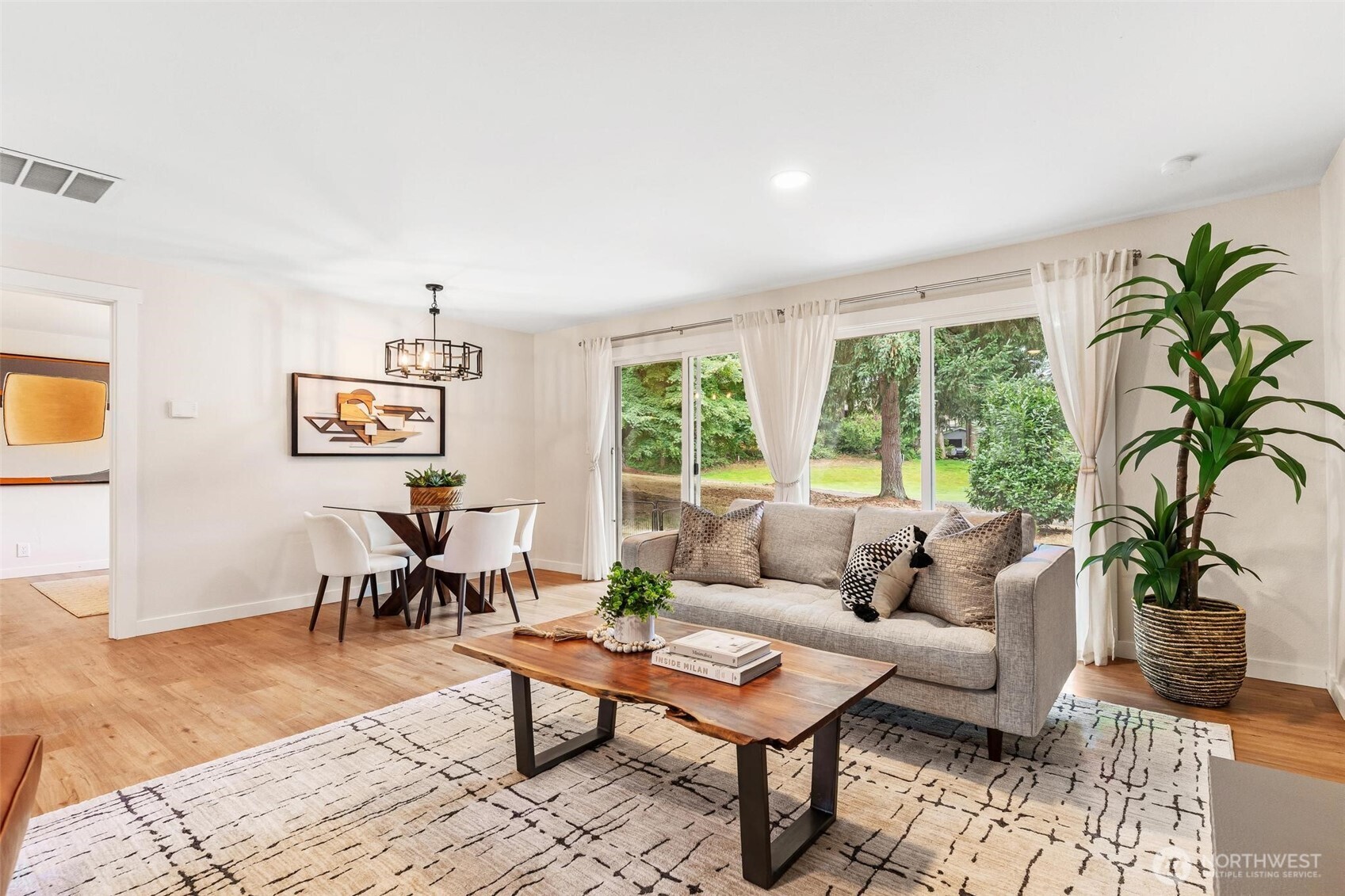 property viewer photo 4