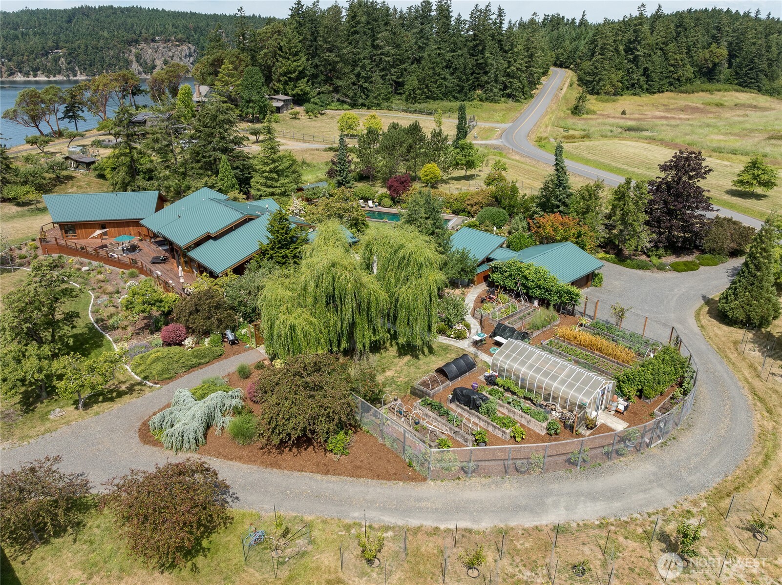 main property photo 4
