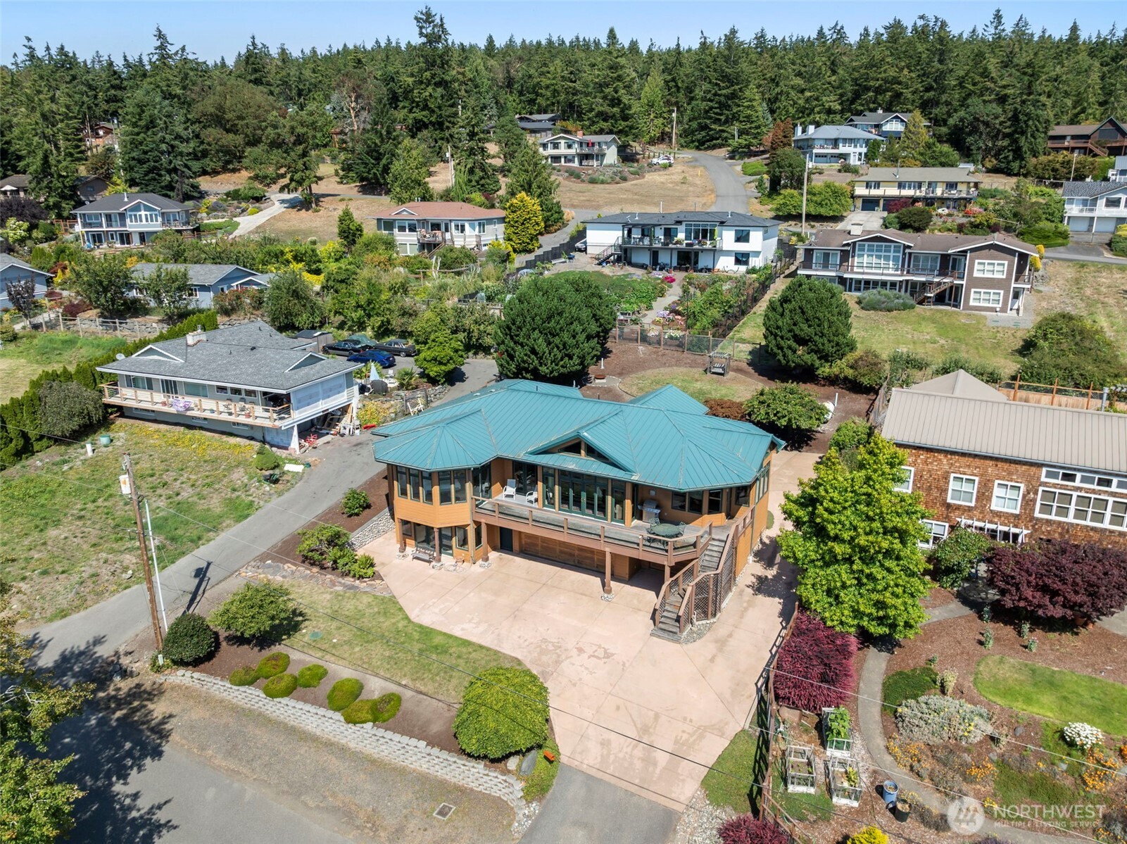 main property photo 36