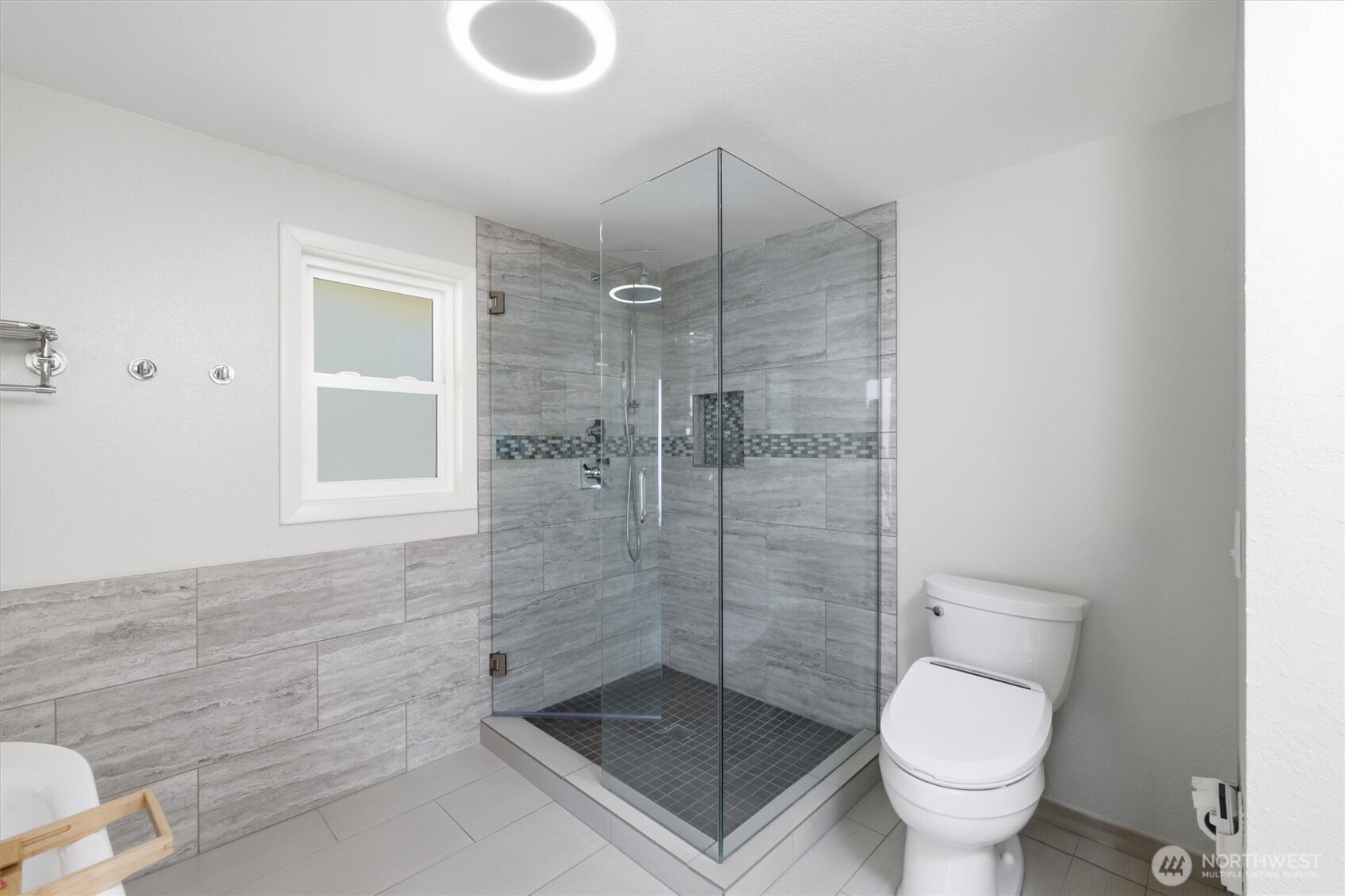 property viewer photo 23