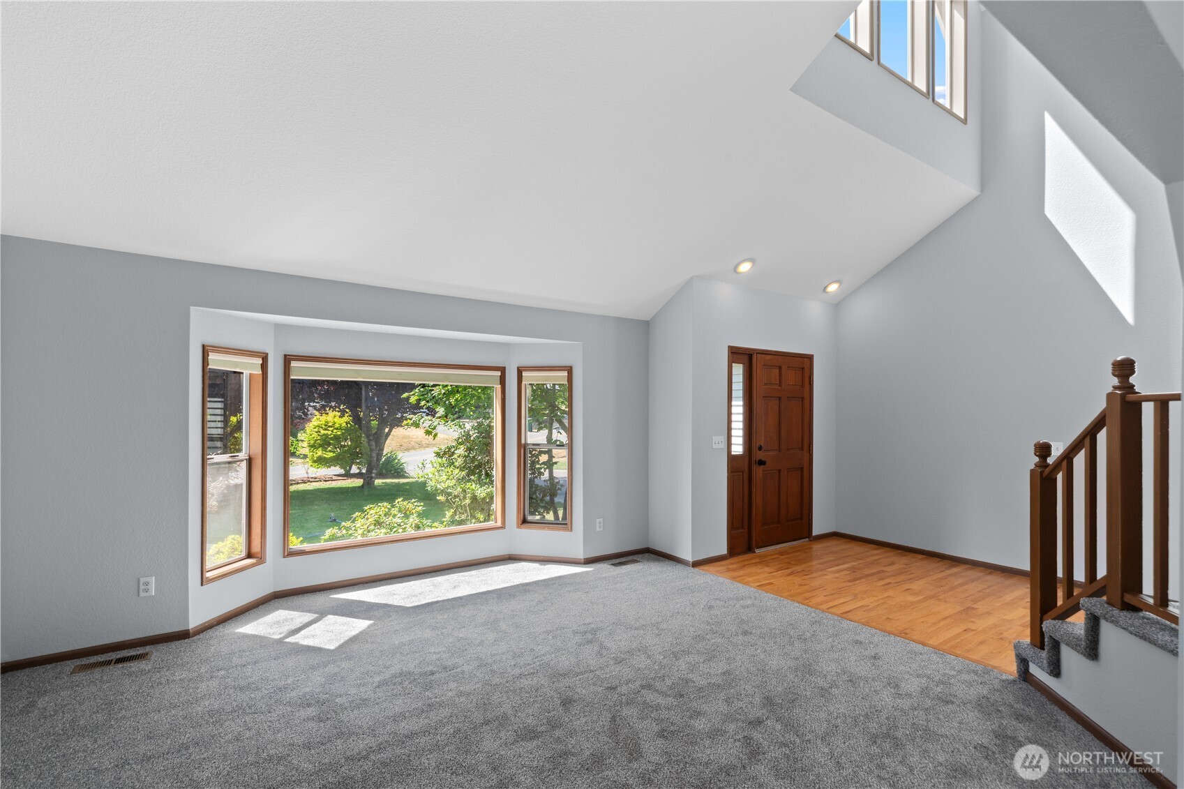 property viewer photo 2