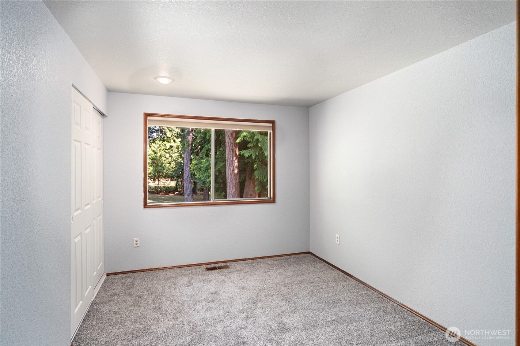 property viewer photo 23