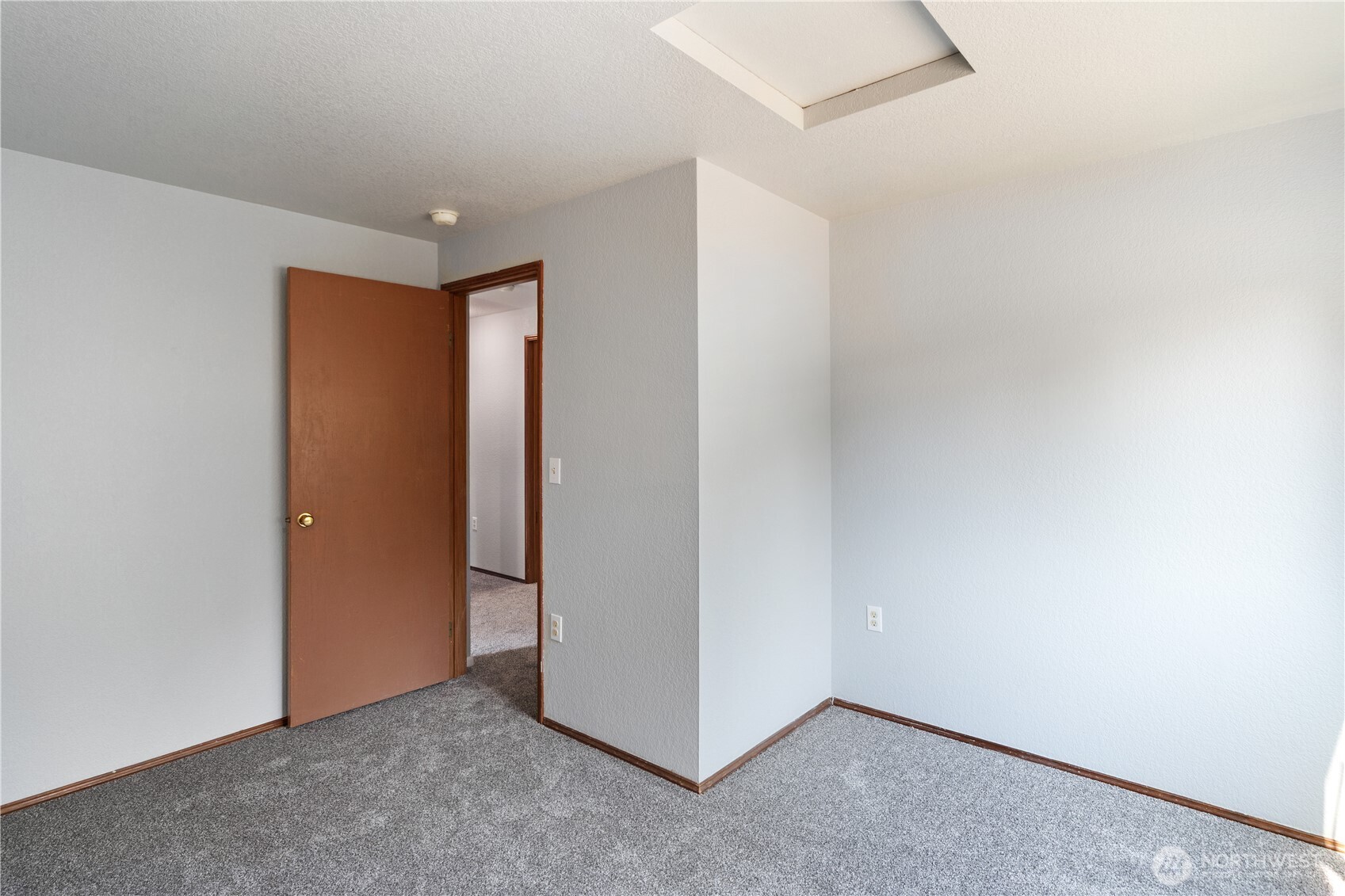 property viewer photo 25