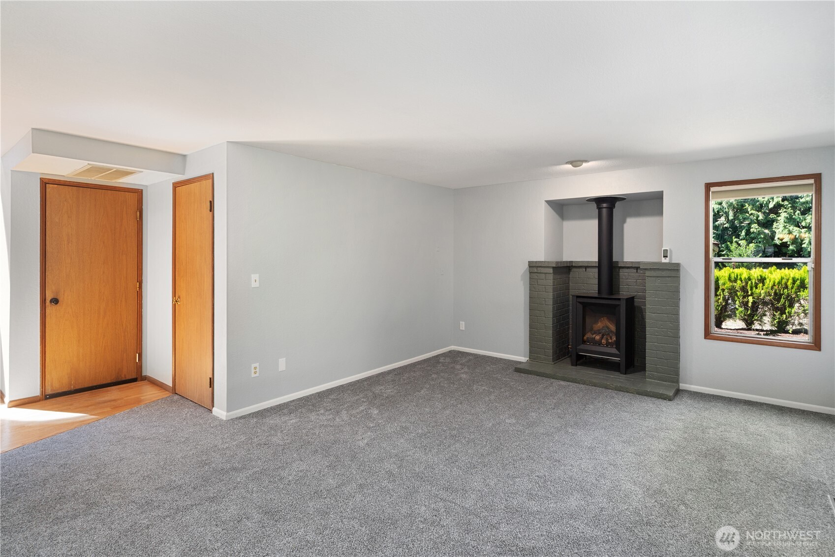 property viewer photo 9