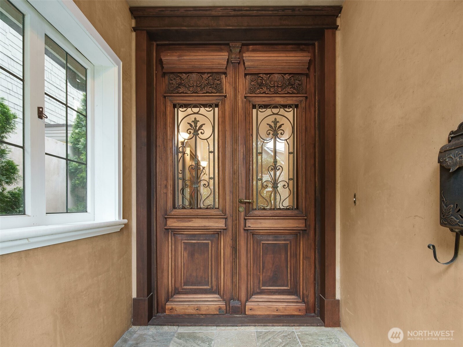 property viewer photo 2