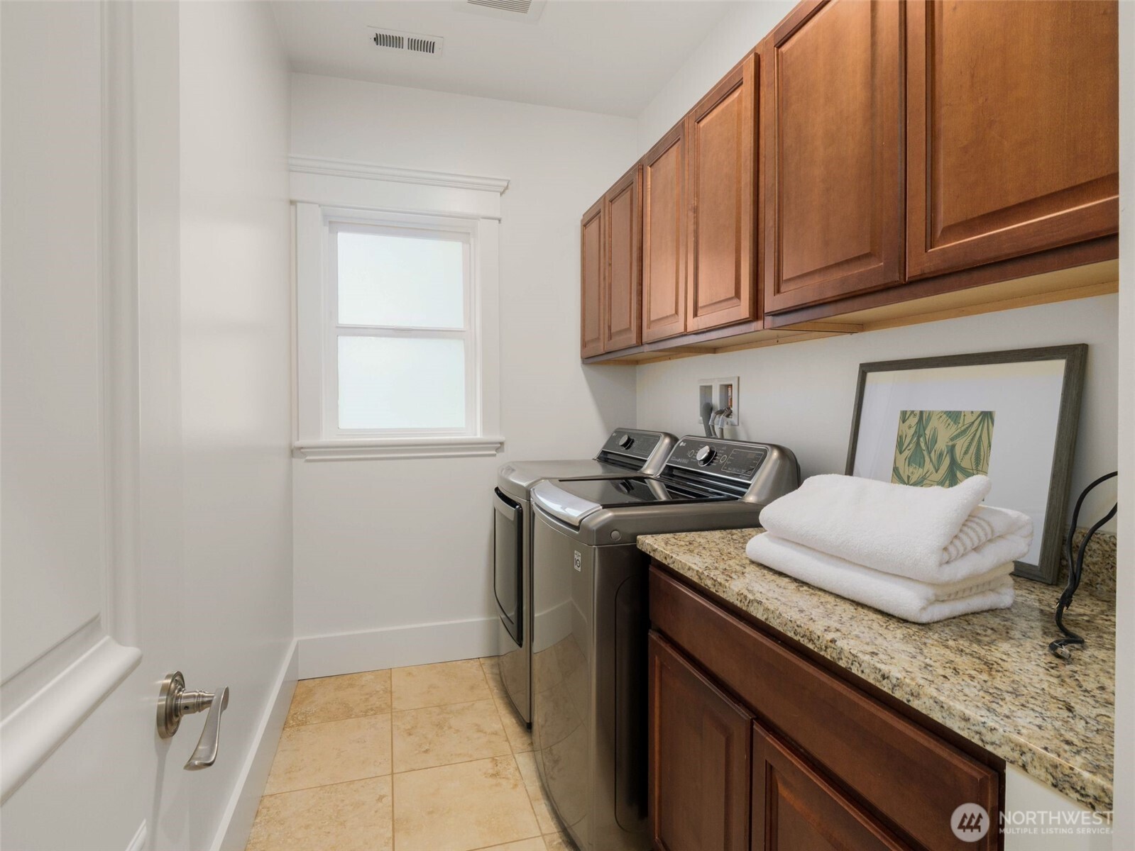 property viewer photo 25