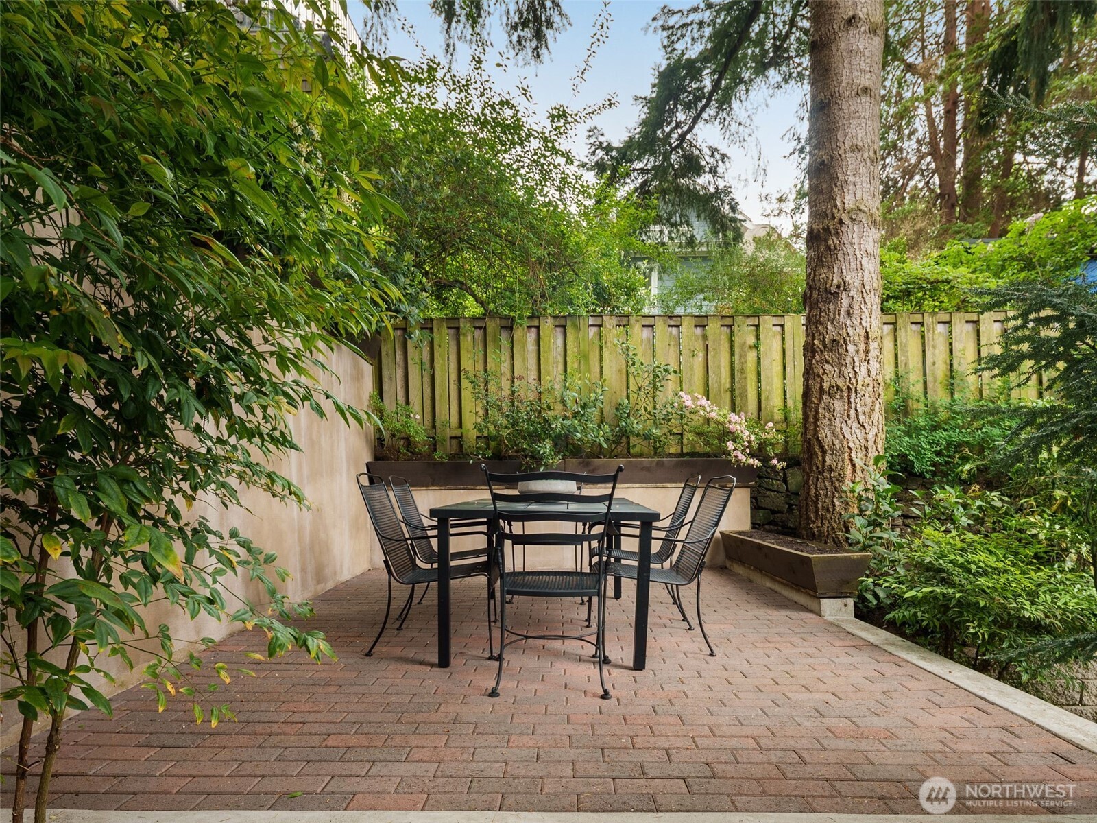 property viewer photo 35
