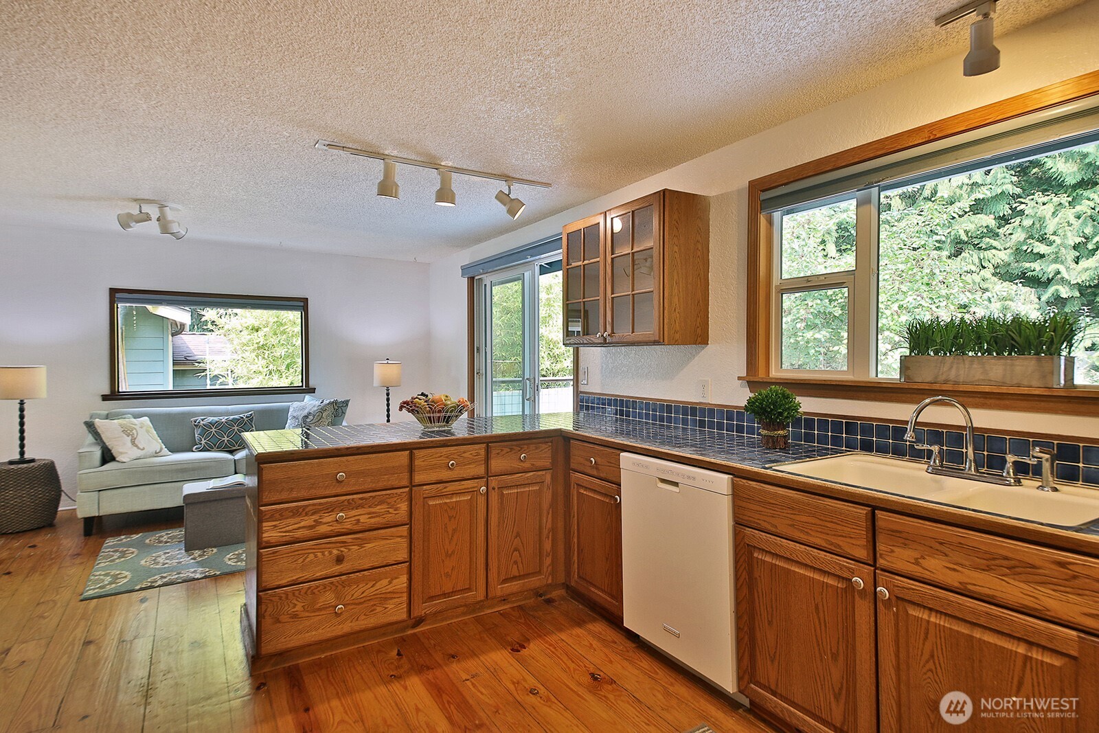 property viewer photo 11