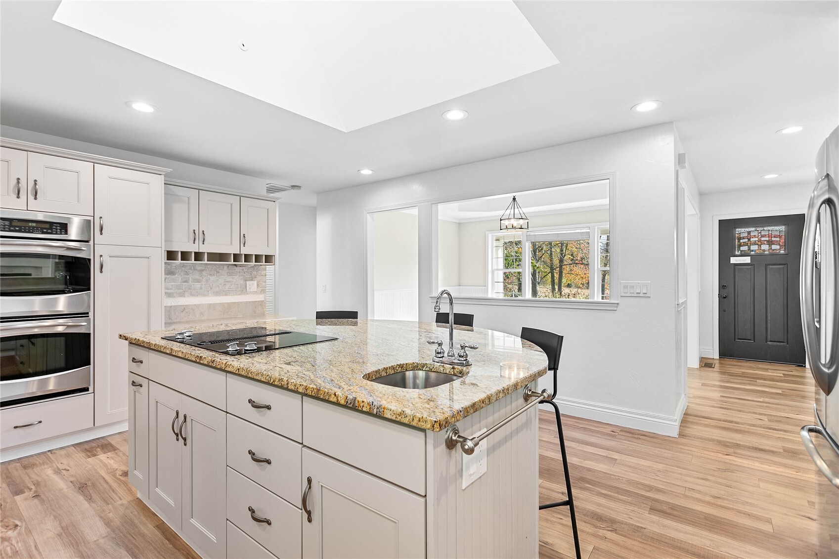 main property photo 5