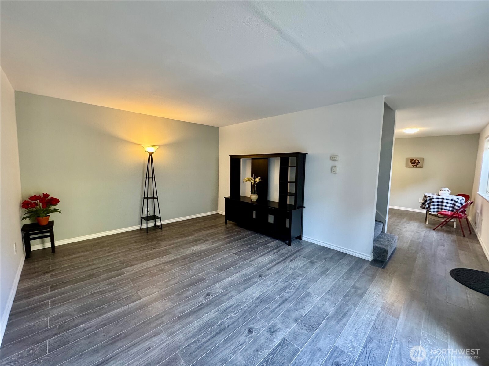 property viewer photo 3