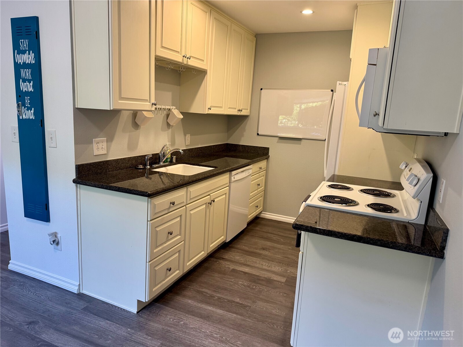 property viewer photo 5