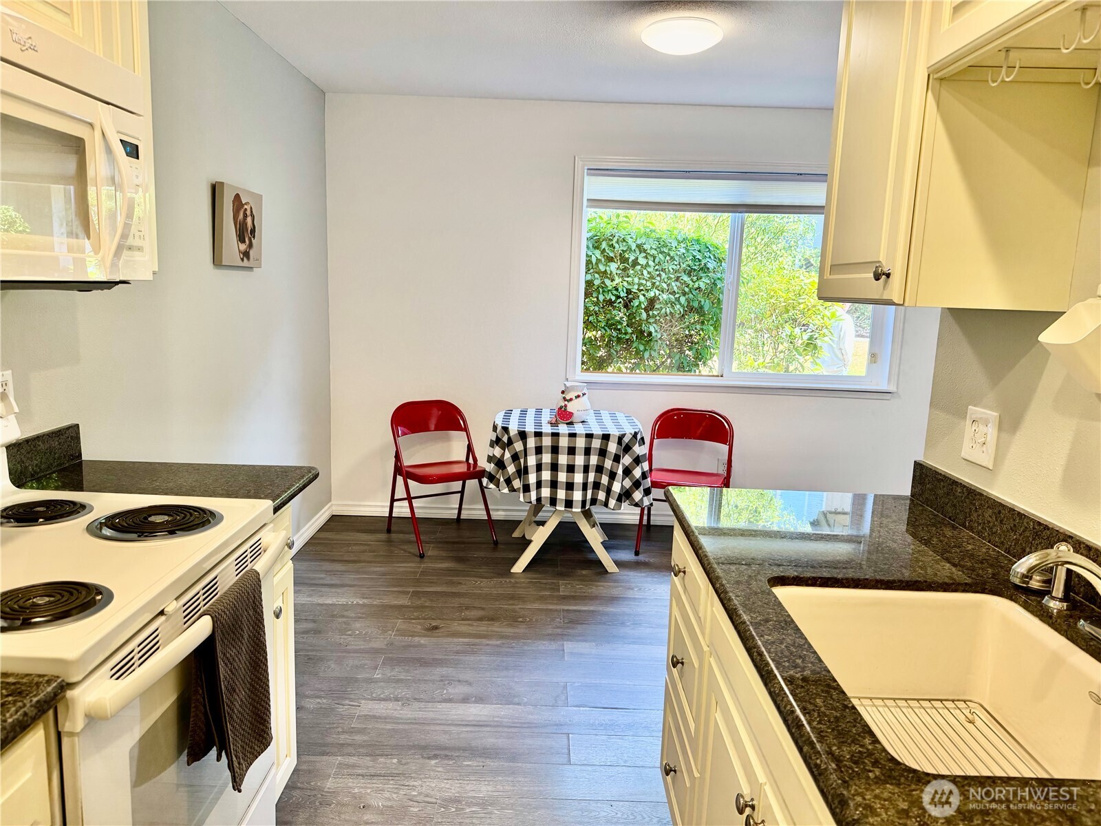 property viewer photo 6