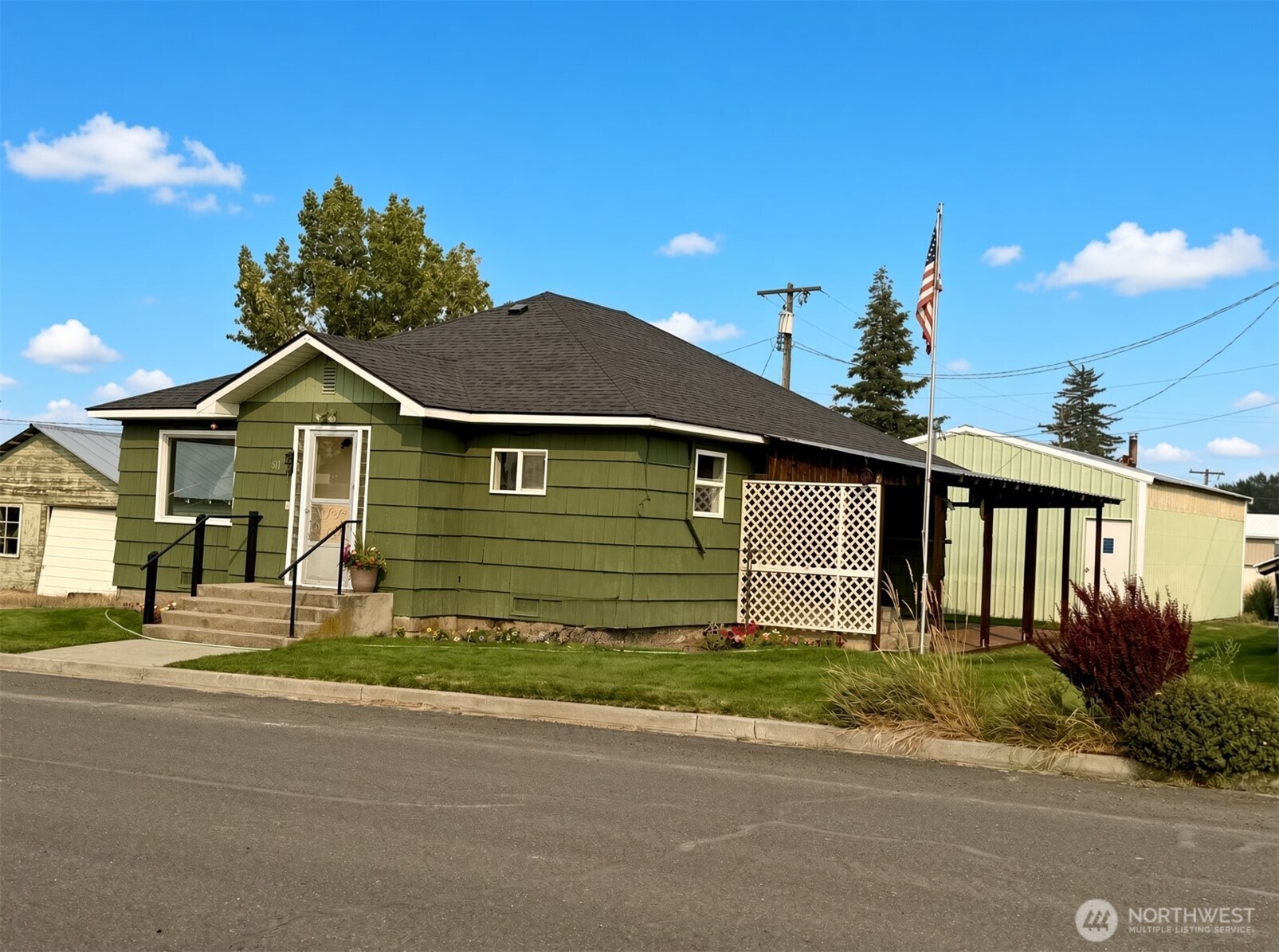 main property photo 30
