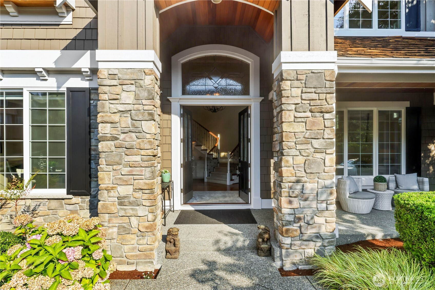 property viewer photo 1