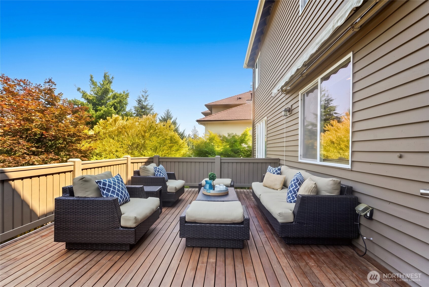property viewer photo 12