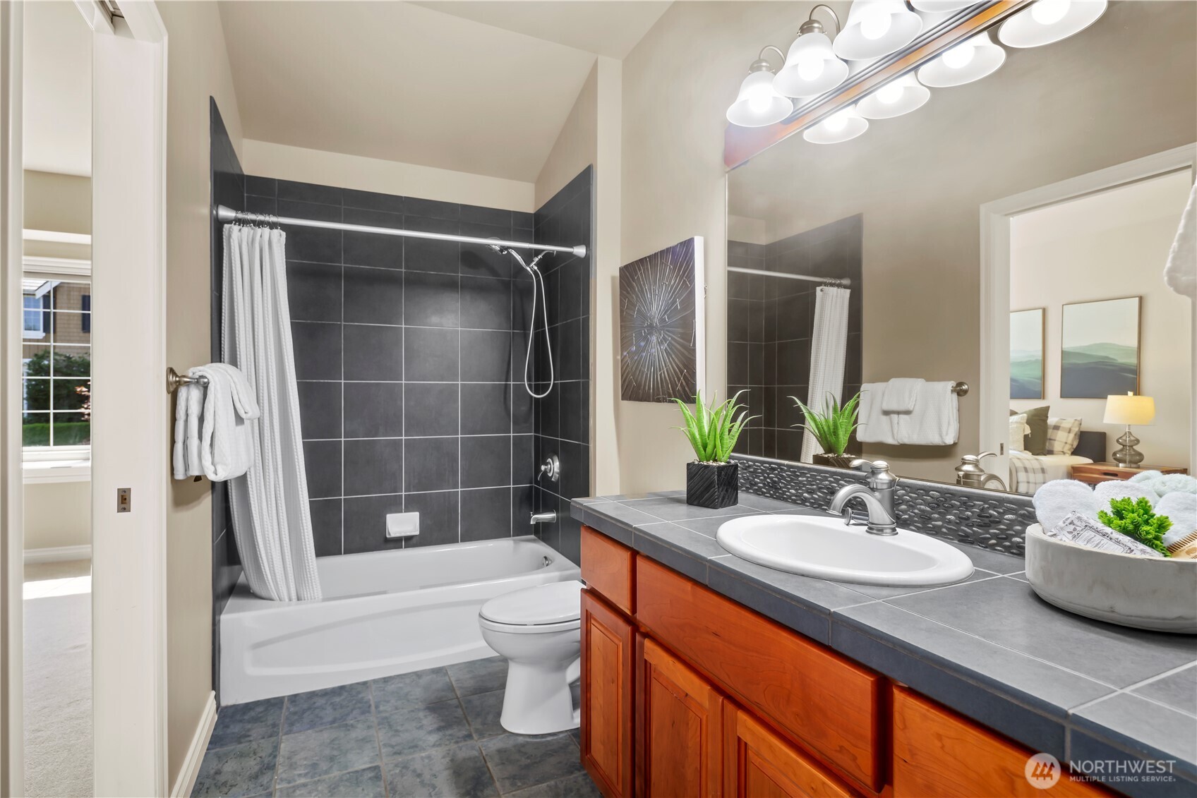 property viewer photo 23