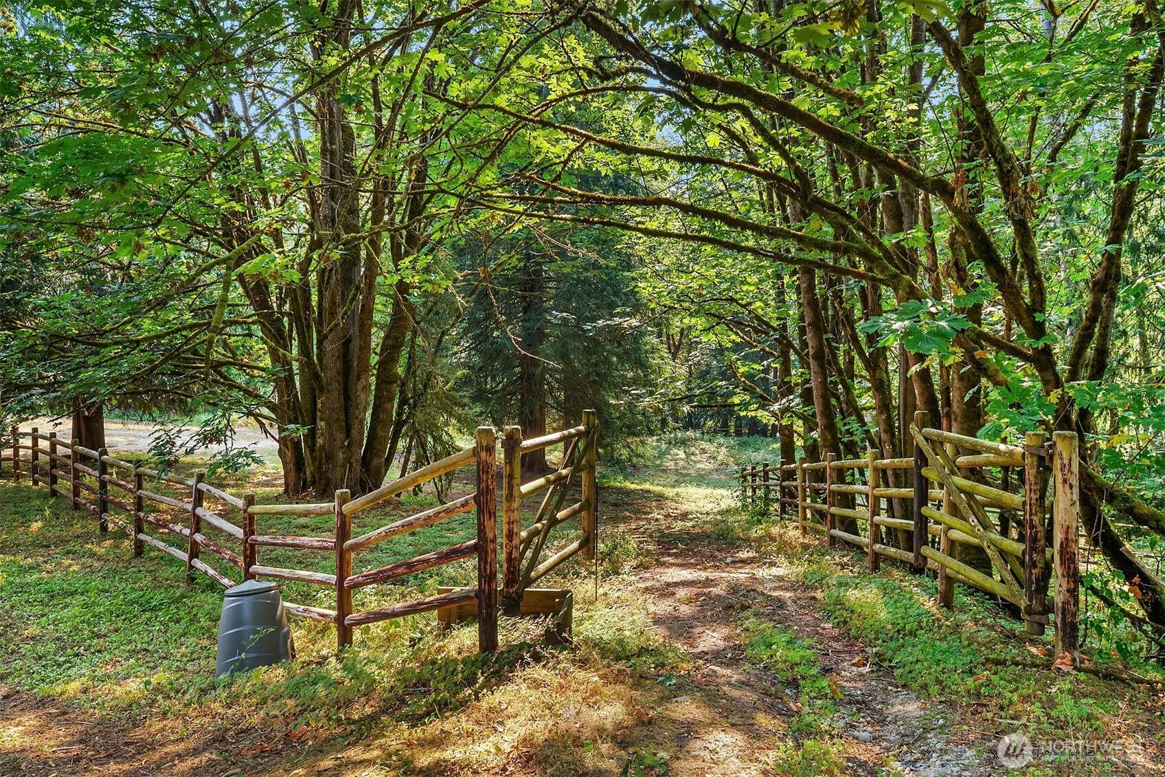 property viewer photo 27